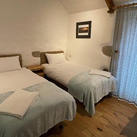 Apartamento Trengothal Barn Porthcurno Exterior foto