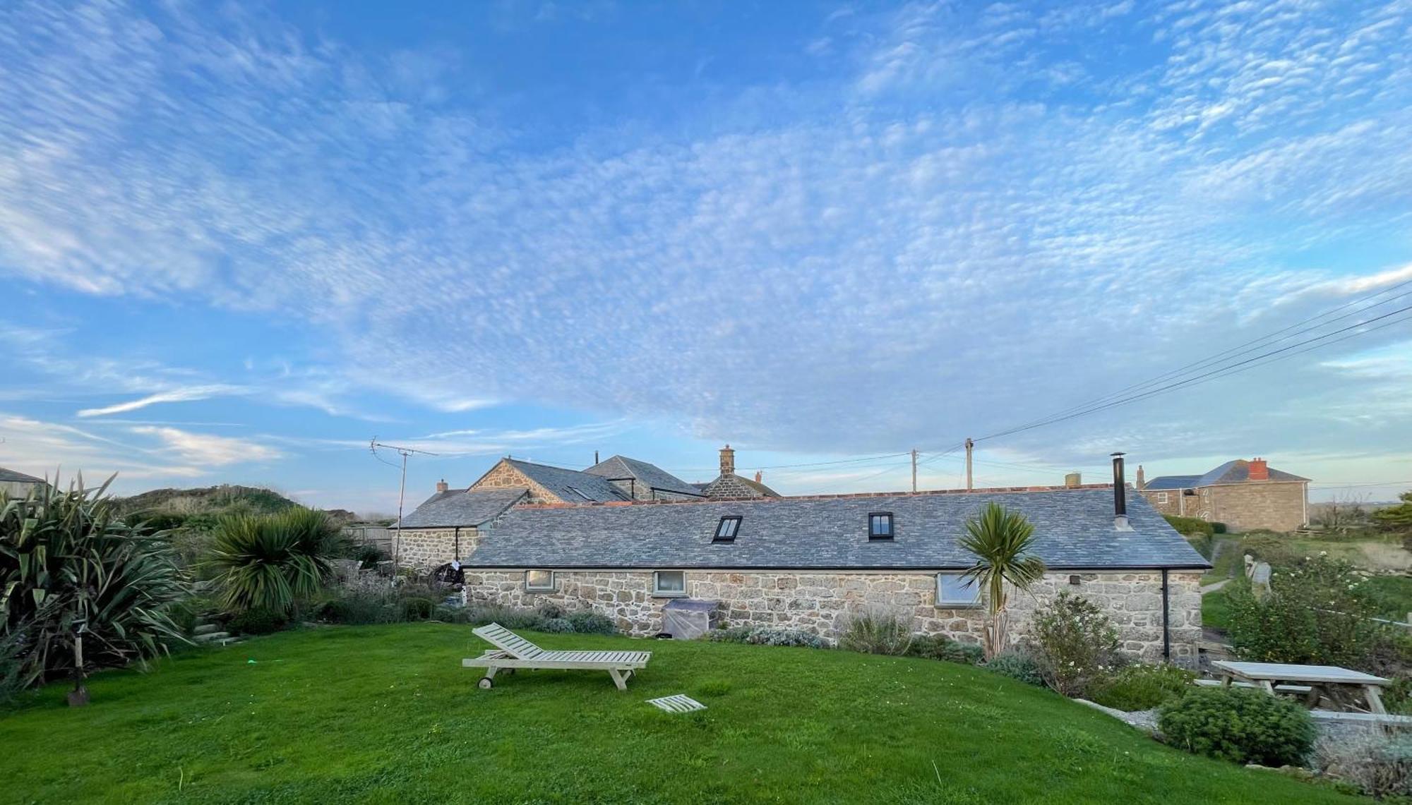 Apartamento Trengothal Barn Porthcurno Exterior foto